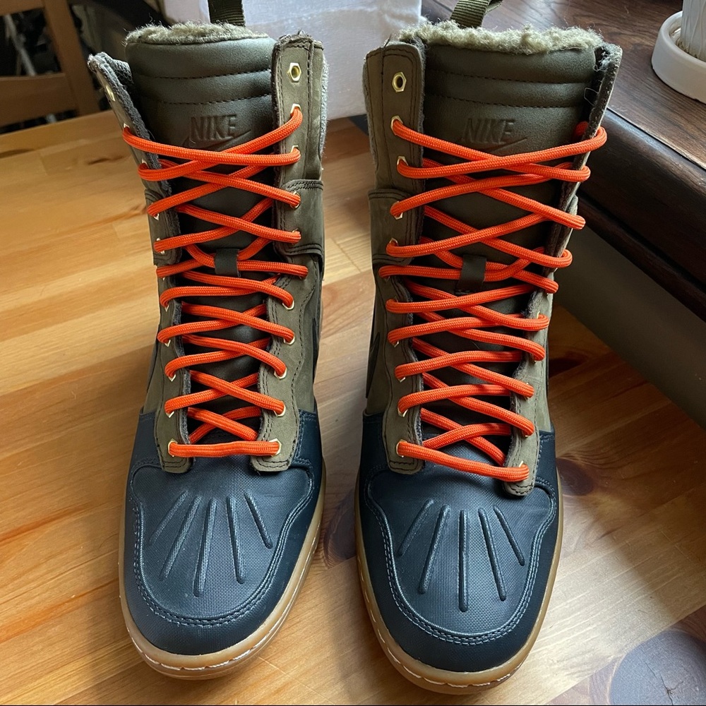 NIKE WMNS DUNK SKY HI SNEAKERBOOT 2.0 - DARK LODEN/BLACK SIZE 8